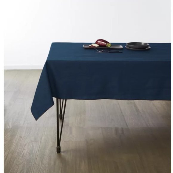 Studio 3B Chambray Merrowed Linen Blend 70" Round Dress Navy Blue Tablecloth - Picture 2 of 3
